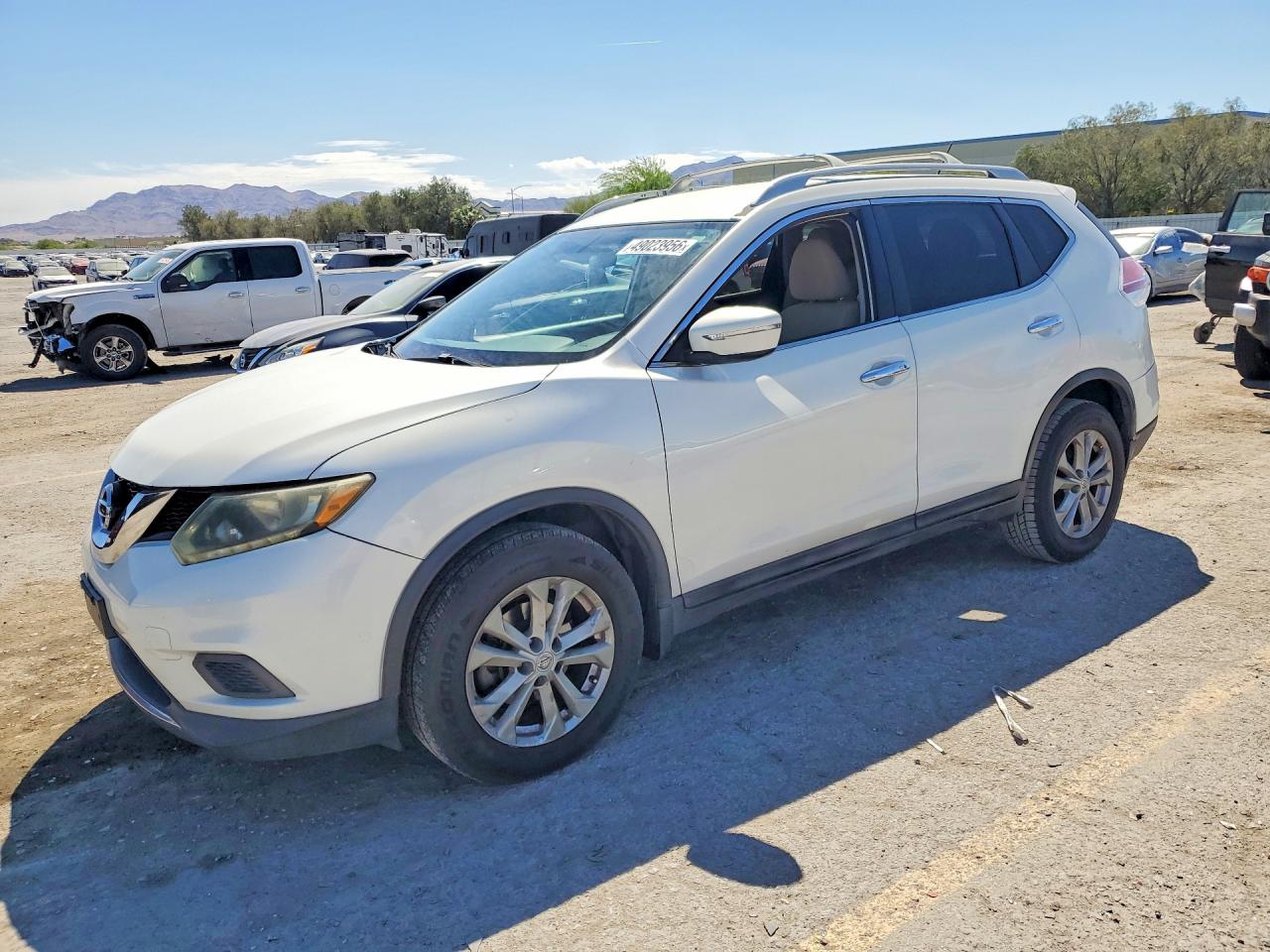 Salvage Nissan Rogue Image