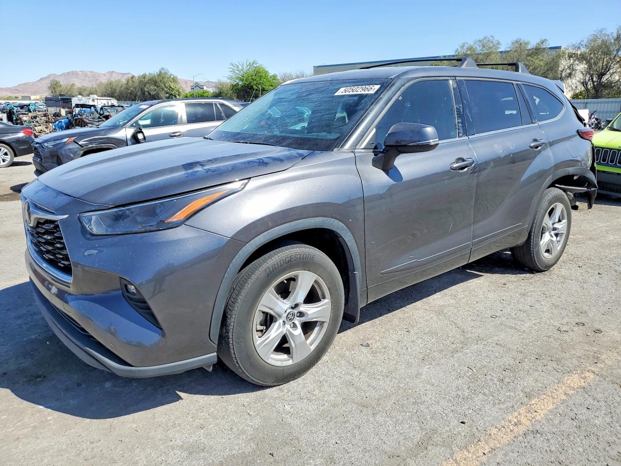 Salvage Toyota Highlander Image
