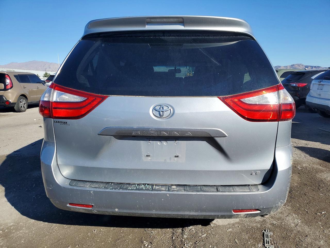 Toyota Sienna Le