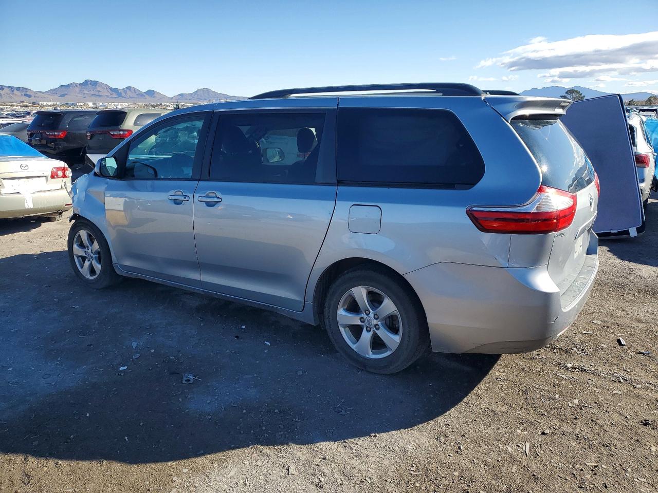 Toyota Sienna Le