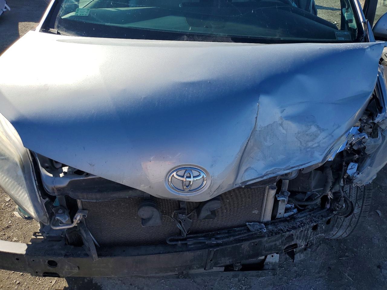 Toyota Sienna Le