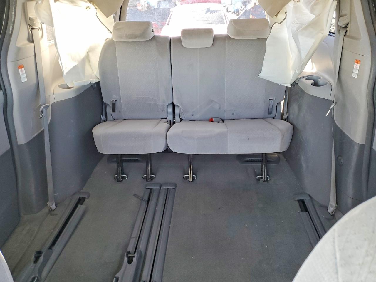 Toyota Sienna Le