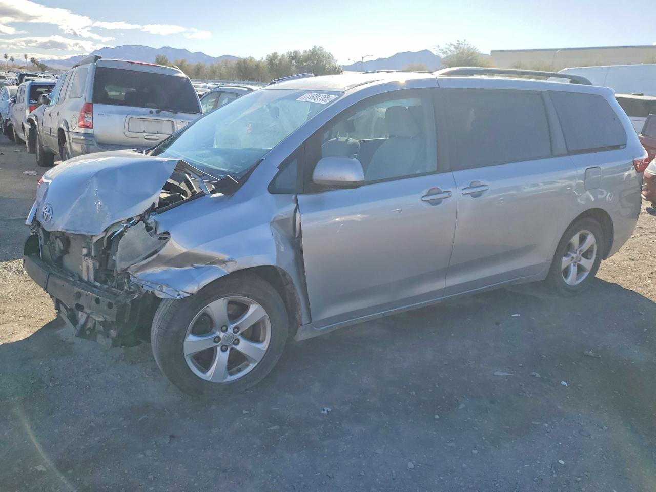 Salvage Toyota Sienna Image
