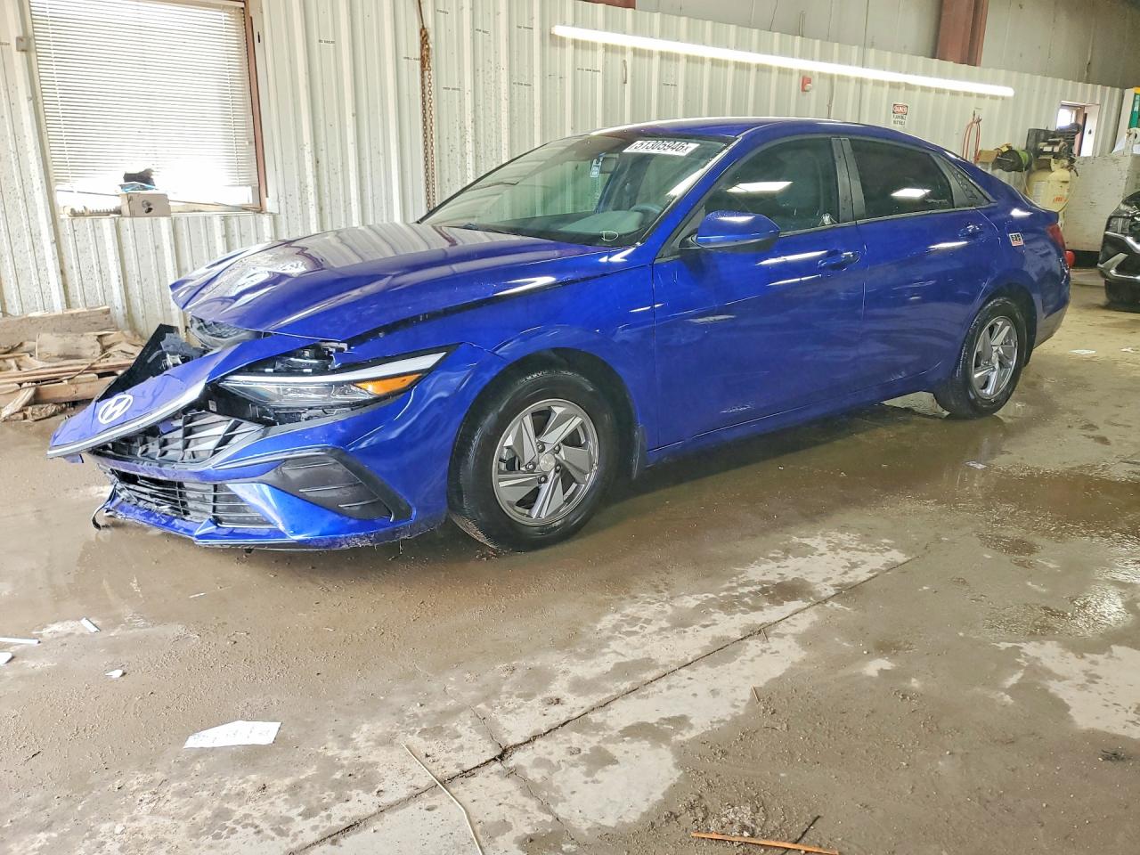 Salvage Hyundai ELANTRA Image