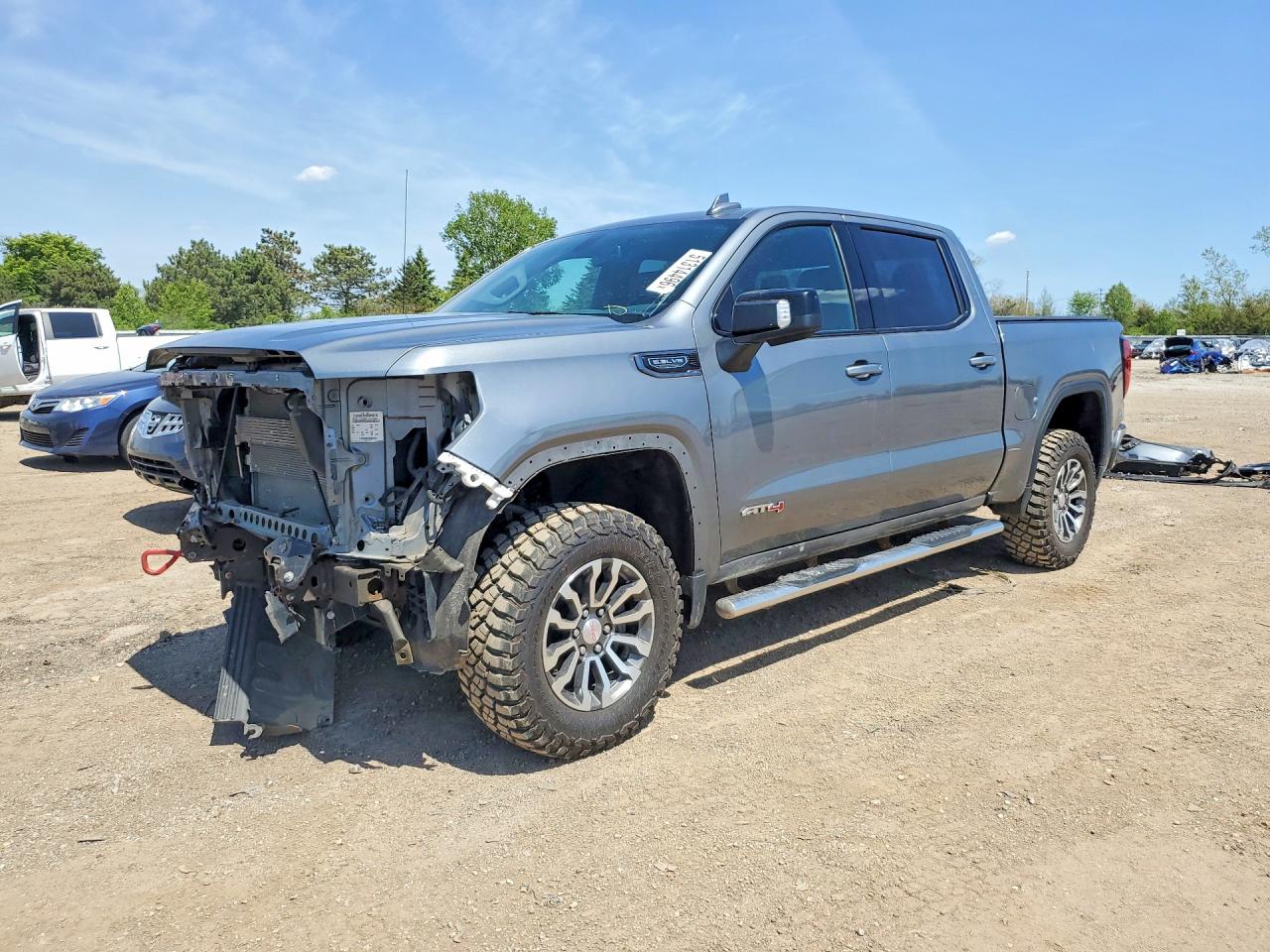 Salvage GMC Sierra Image