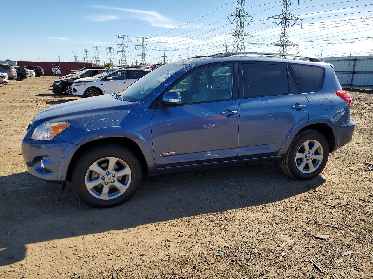 Salvage Toyota RAV4 Image