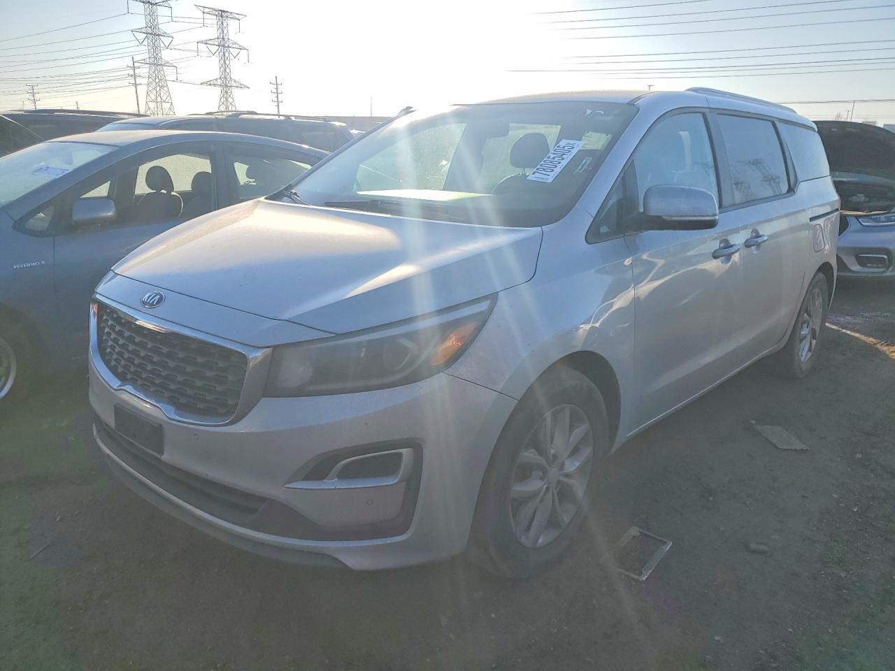 Salvage Kia Sedona Image