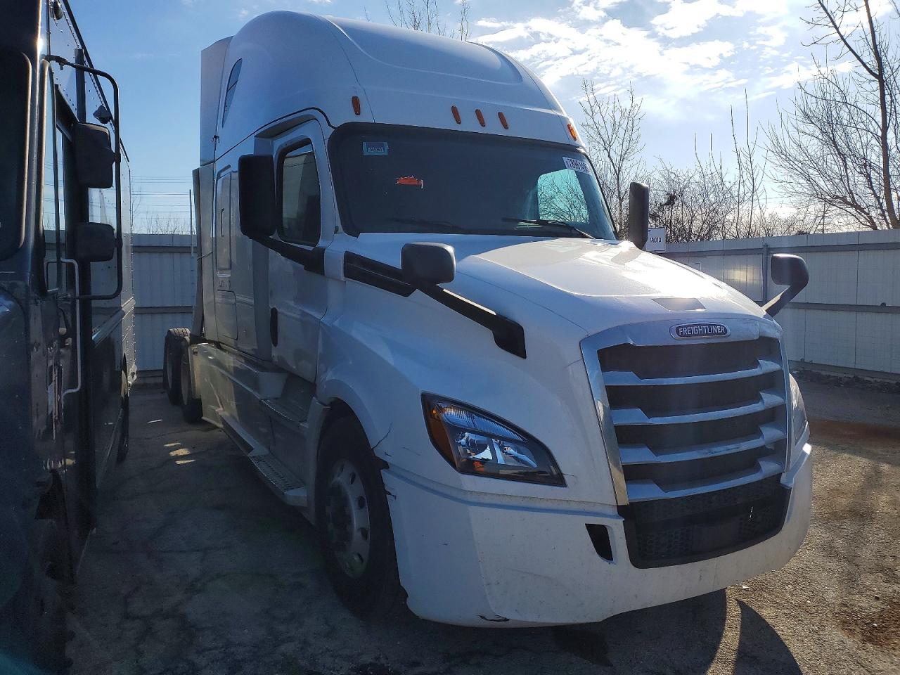Salvage Freigliner Cascadia 126 Image