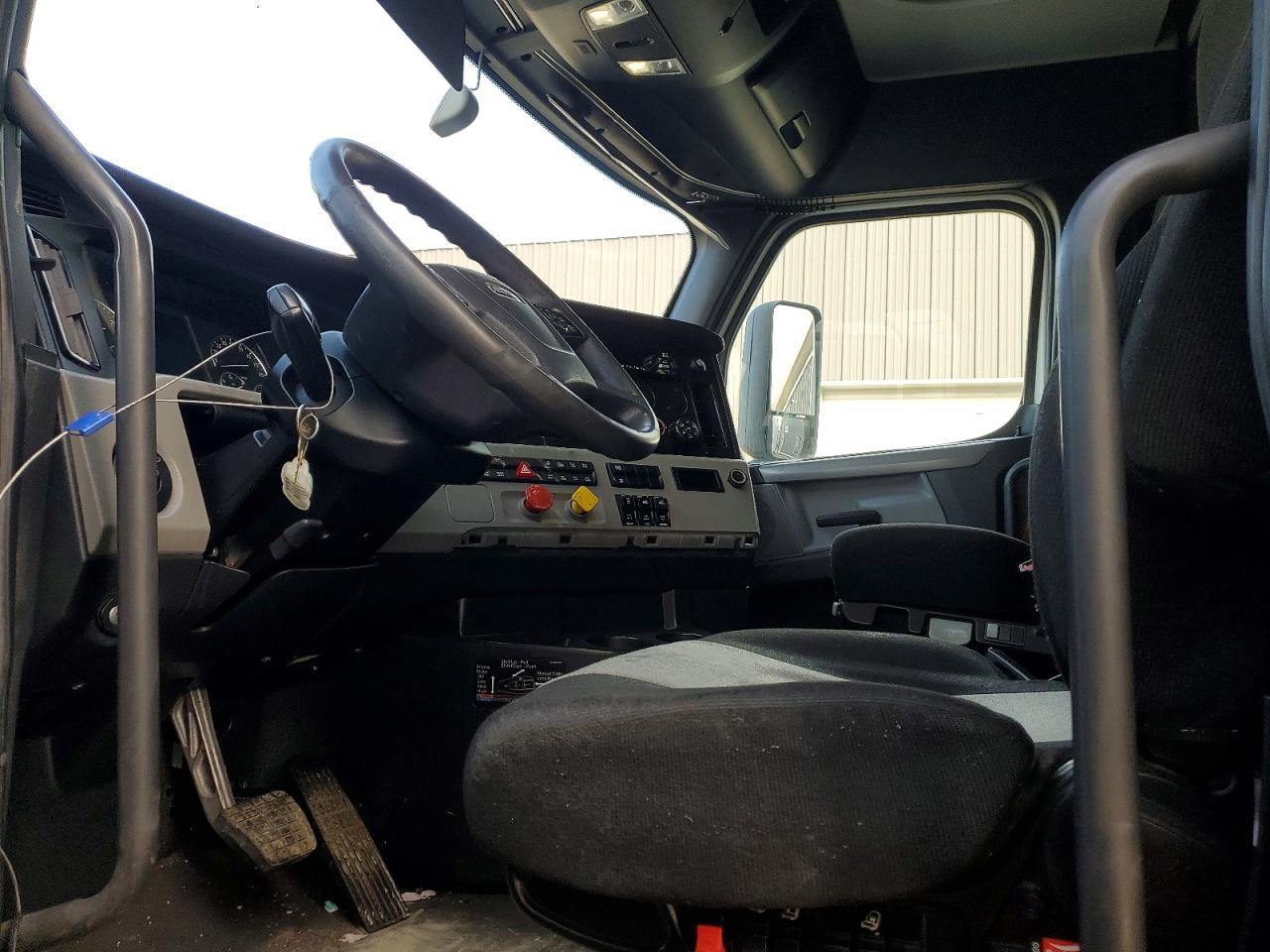 Freigliner Cascadia 126