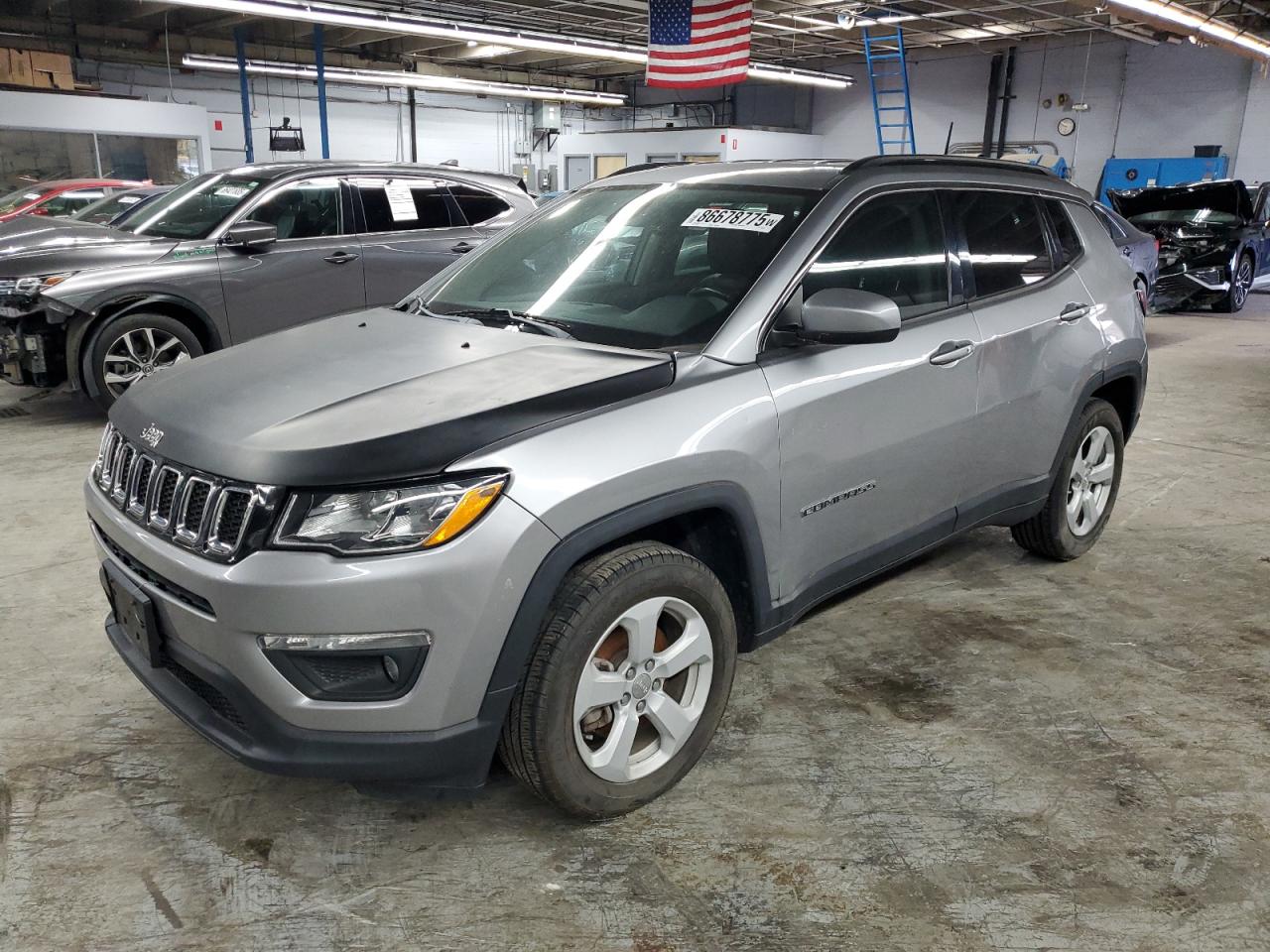 Salvage Jeep Compass Image