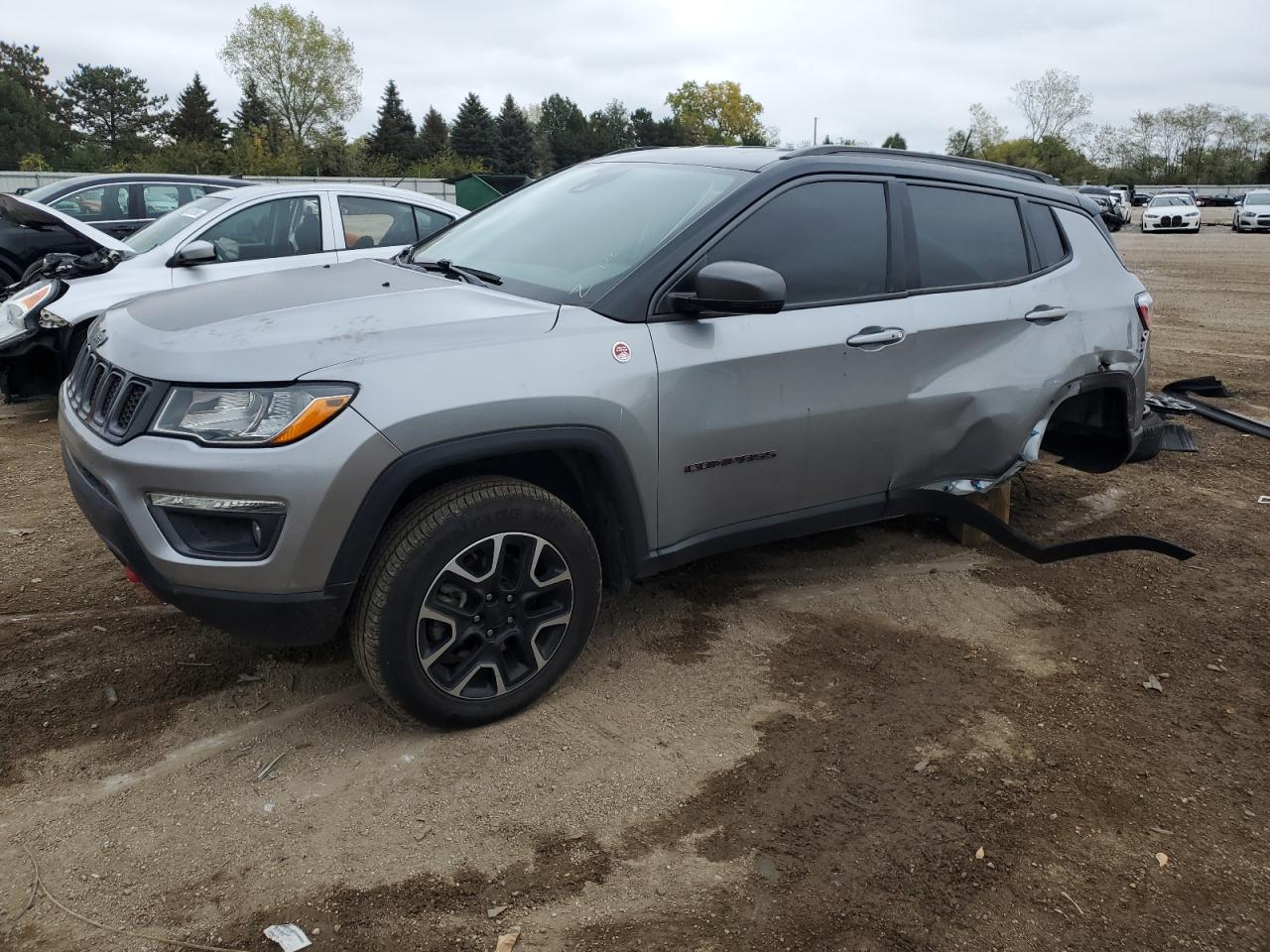 Salvage Jeep Compass Image