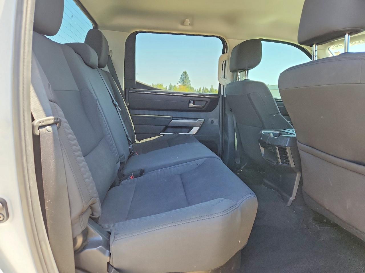 Toyota Tundra Crewmax Sr5