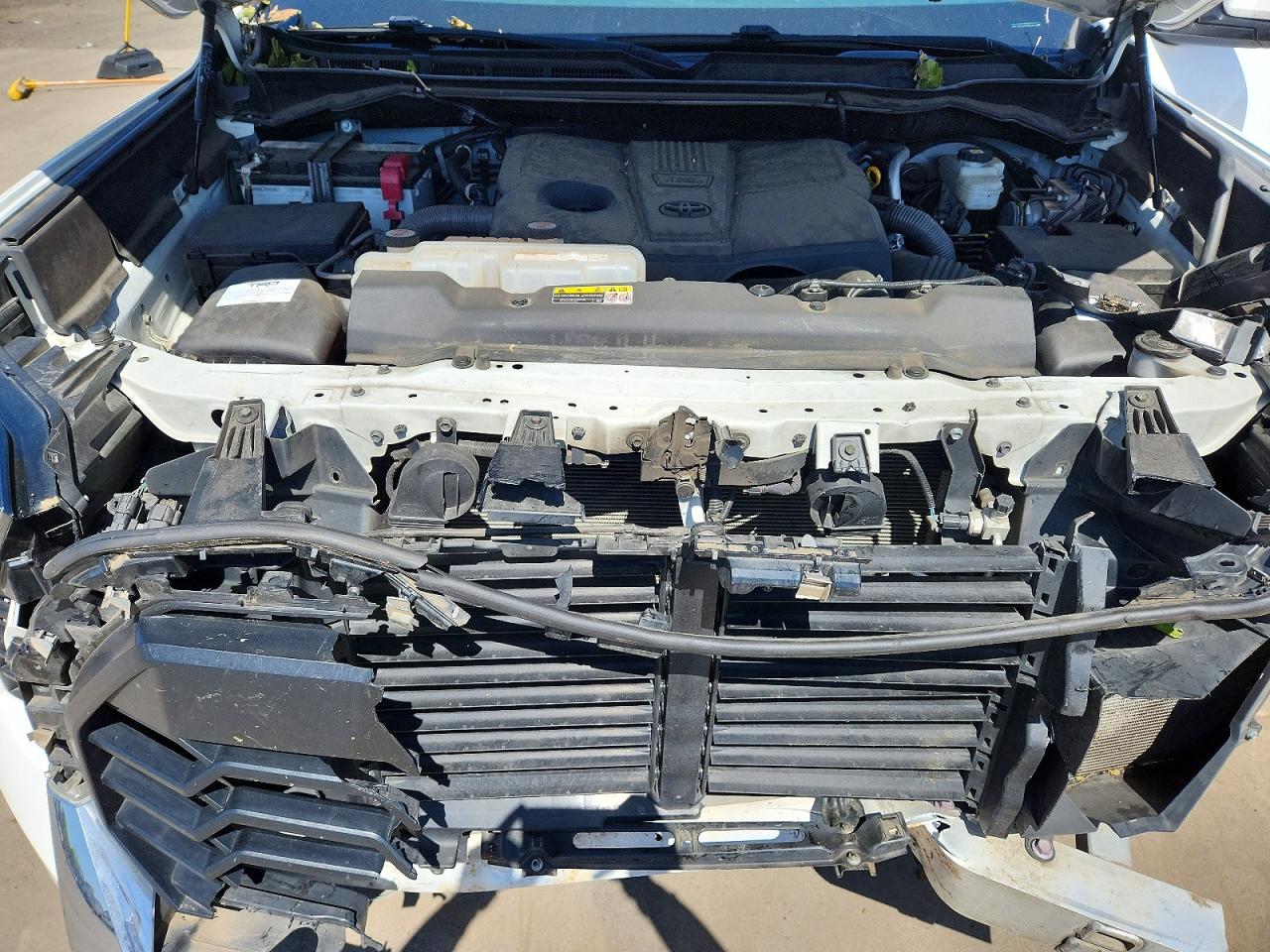Toyota Tundra Crewmax Sr5
