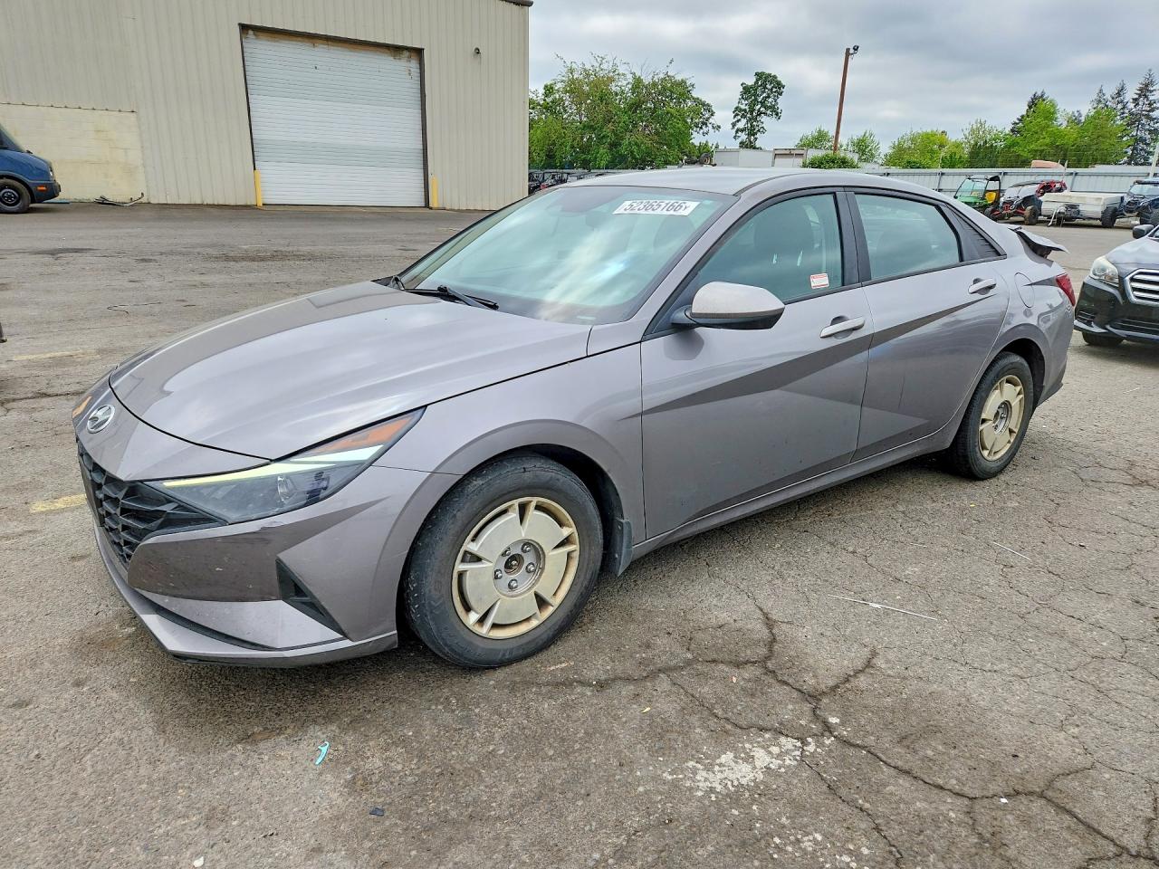 Salvage Hyundai ELANTRA Image