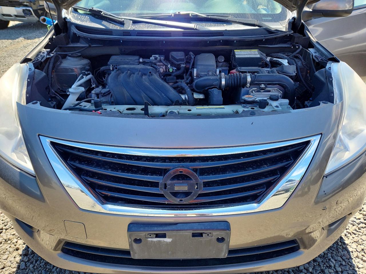 Nissan Versa 1.6 Sv