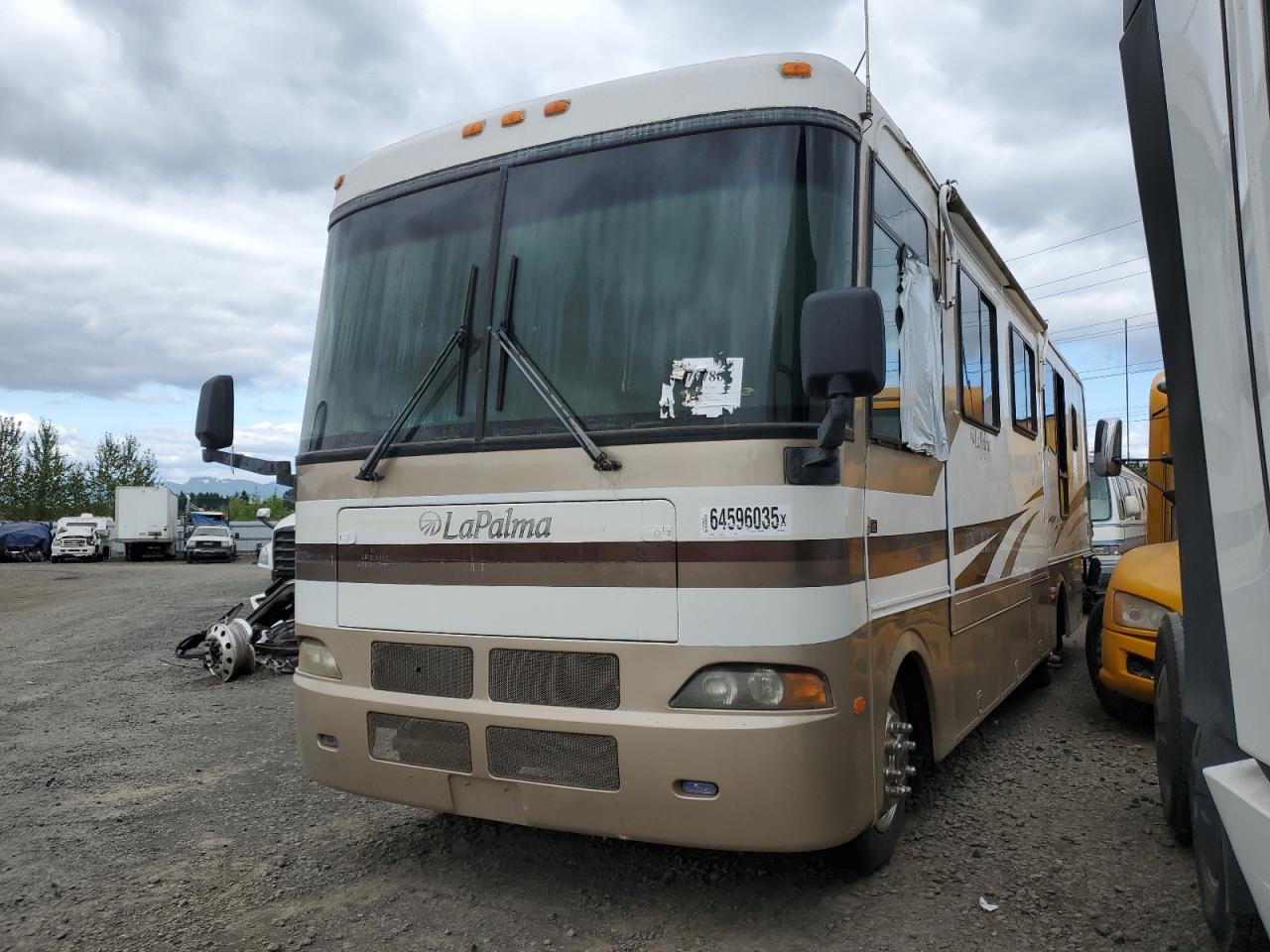Workhorse Custom Chassis Motorhome W22