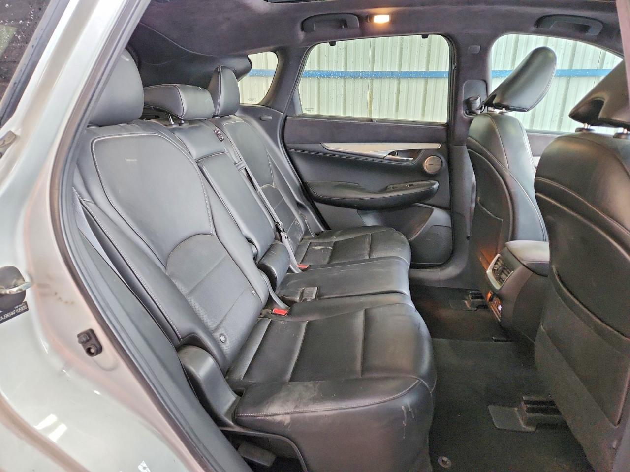 INFINITI Qx Essential