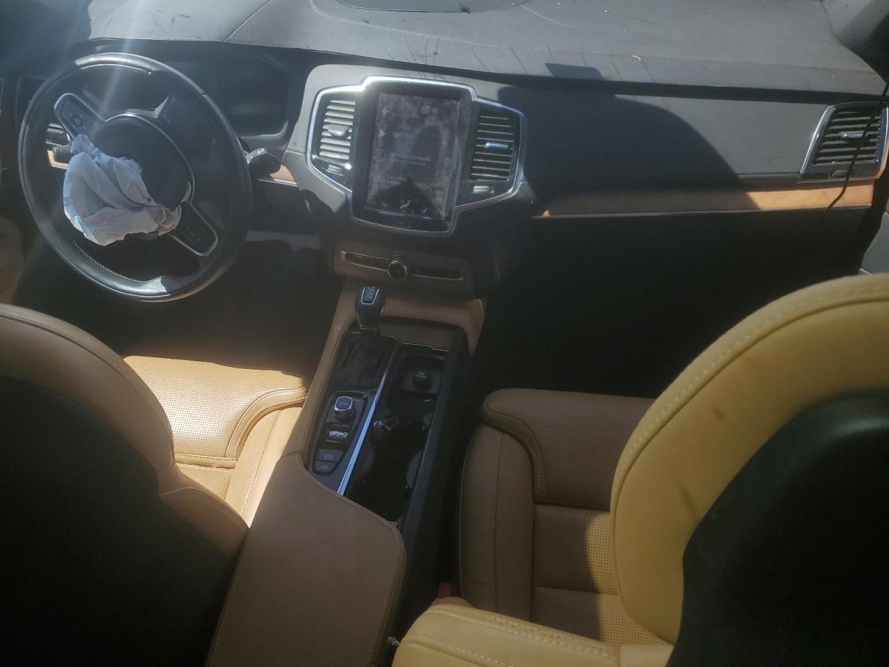 Volvo XC90 T6