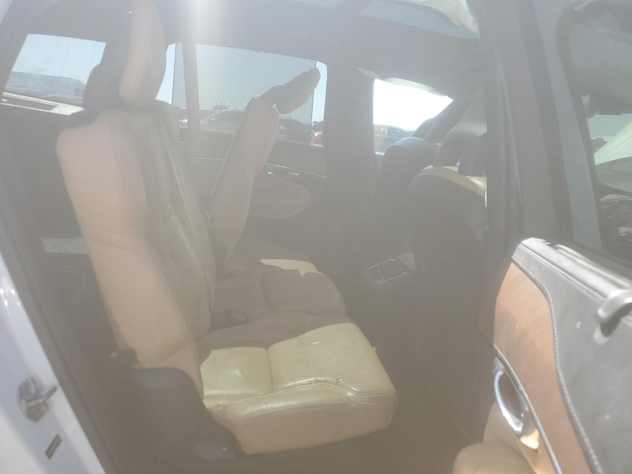 Volvo XC90 T6