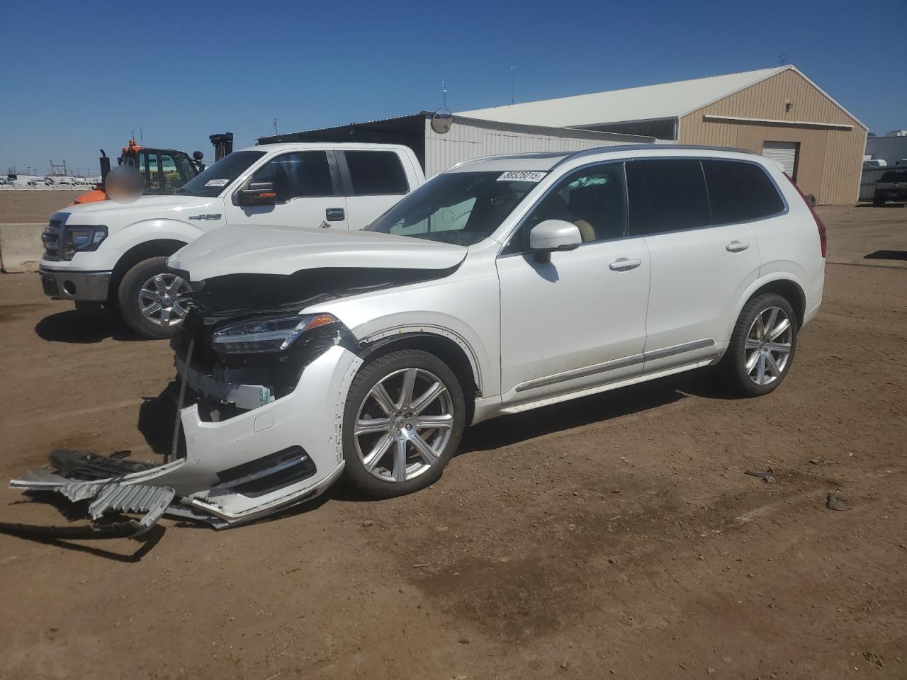 Salvage Volvo XC90 Image
