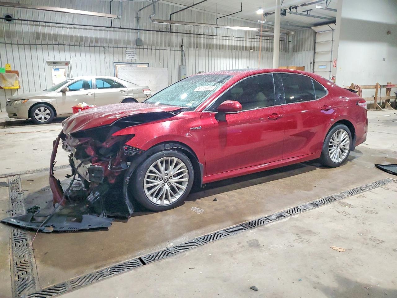 Salvage Toyota Camry Image