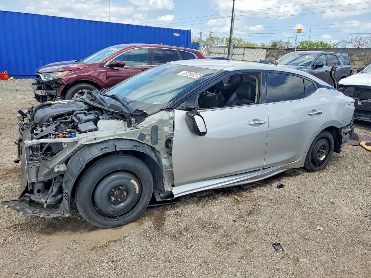 Salvage Nissan Maxima Image