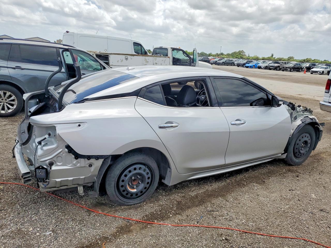Nissan Maxima Sv