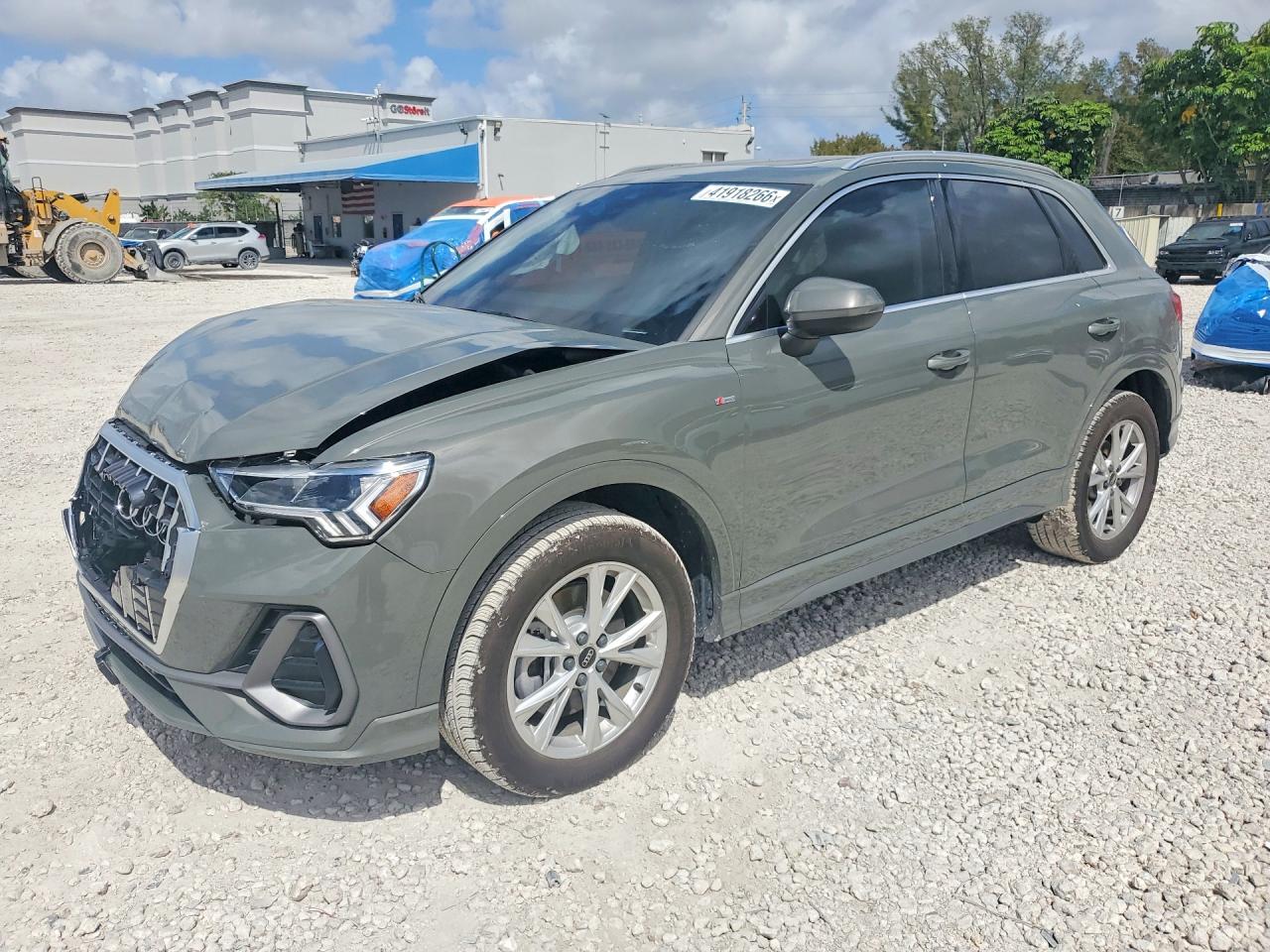 Salvage Audi Q3 Image