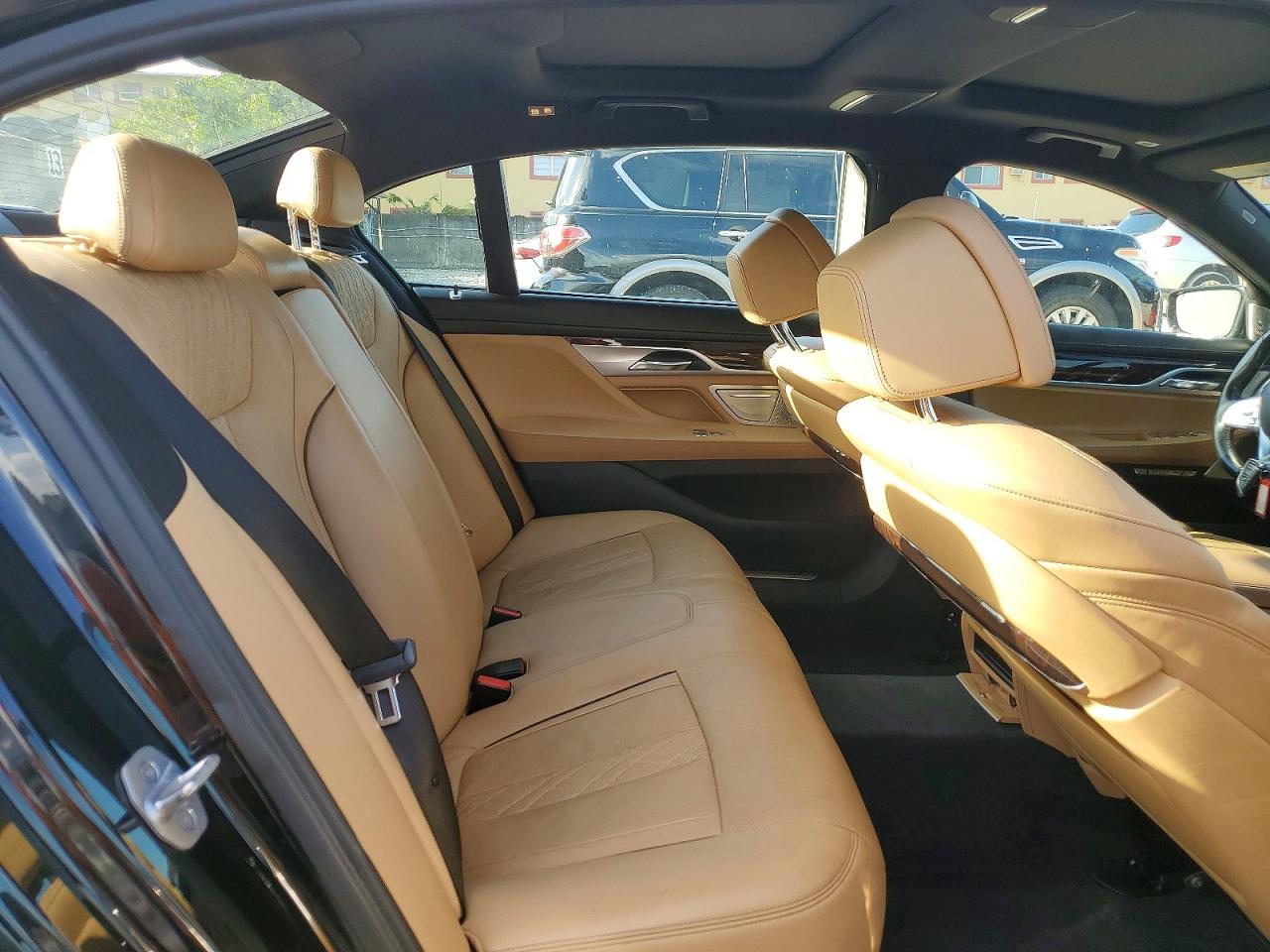 BMW 7 Series Xi