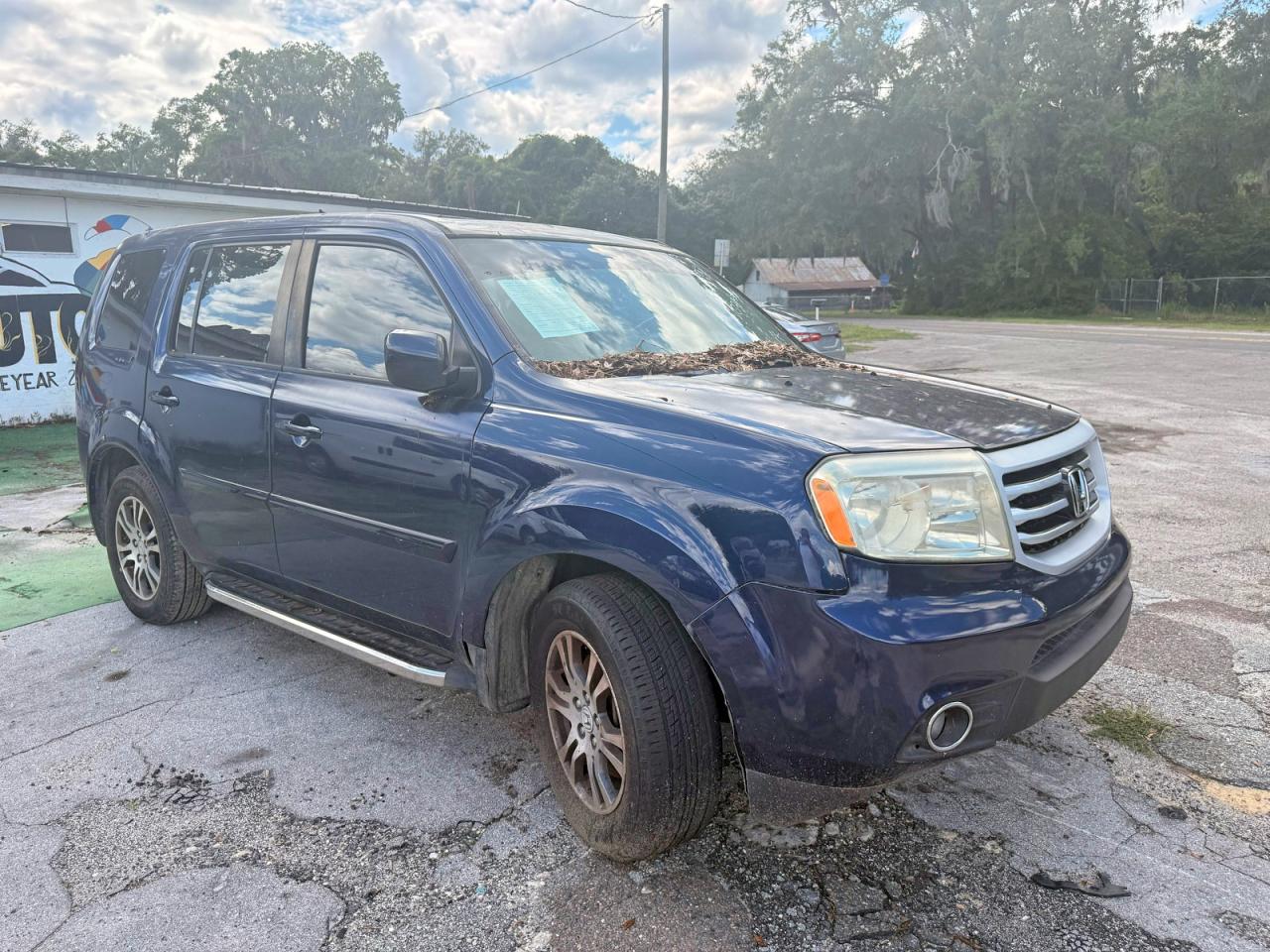 Salvage Honda Pilot Image