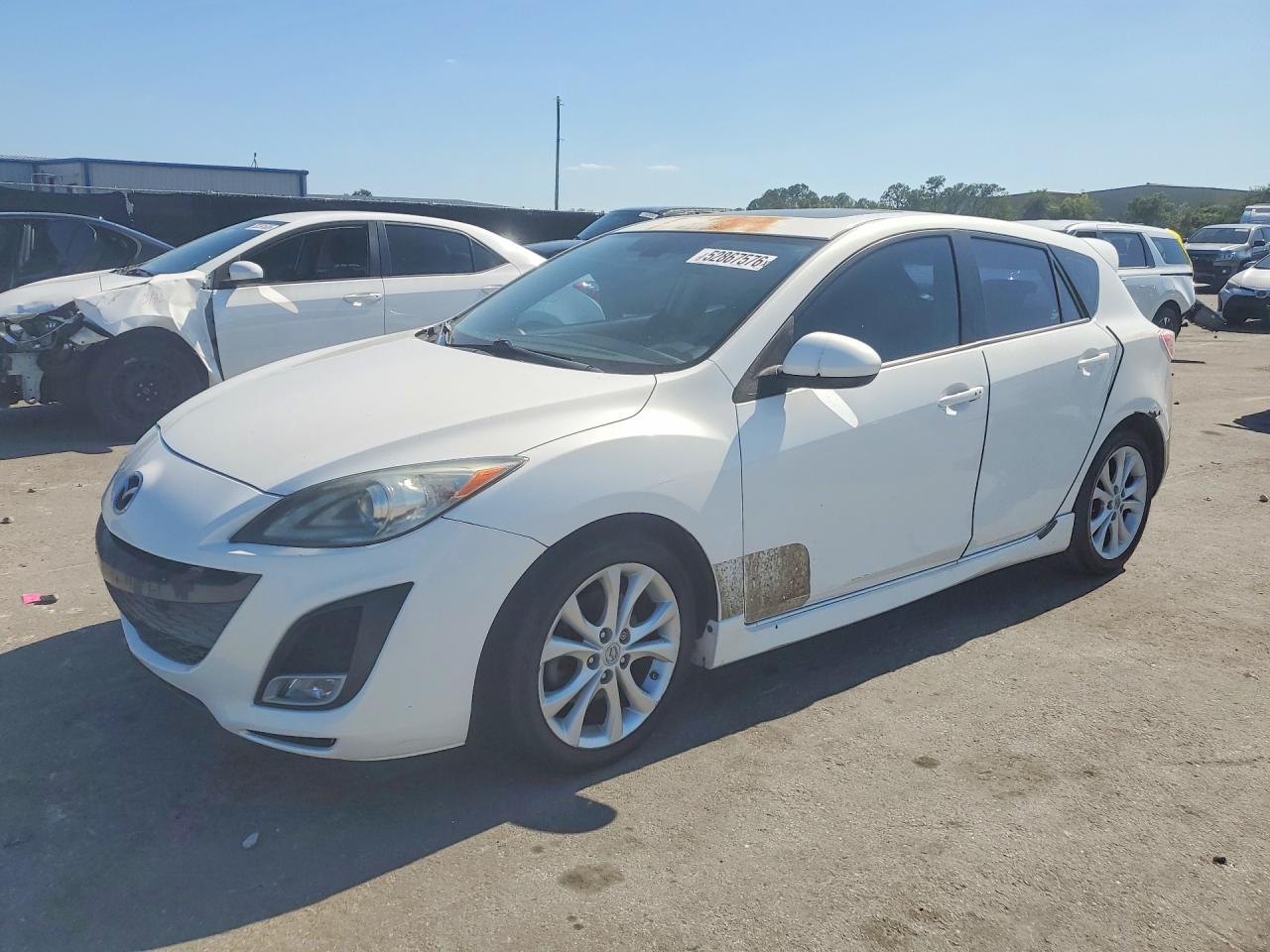 Salvage Mazda Mazda3 Image