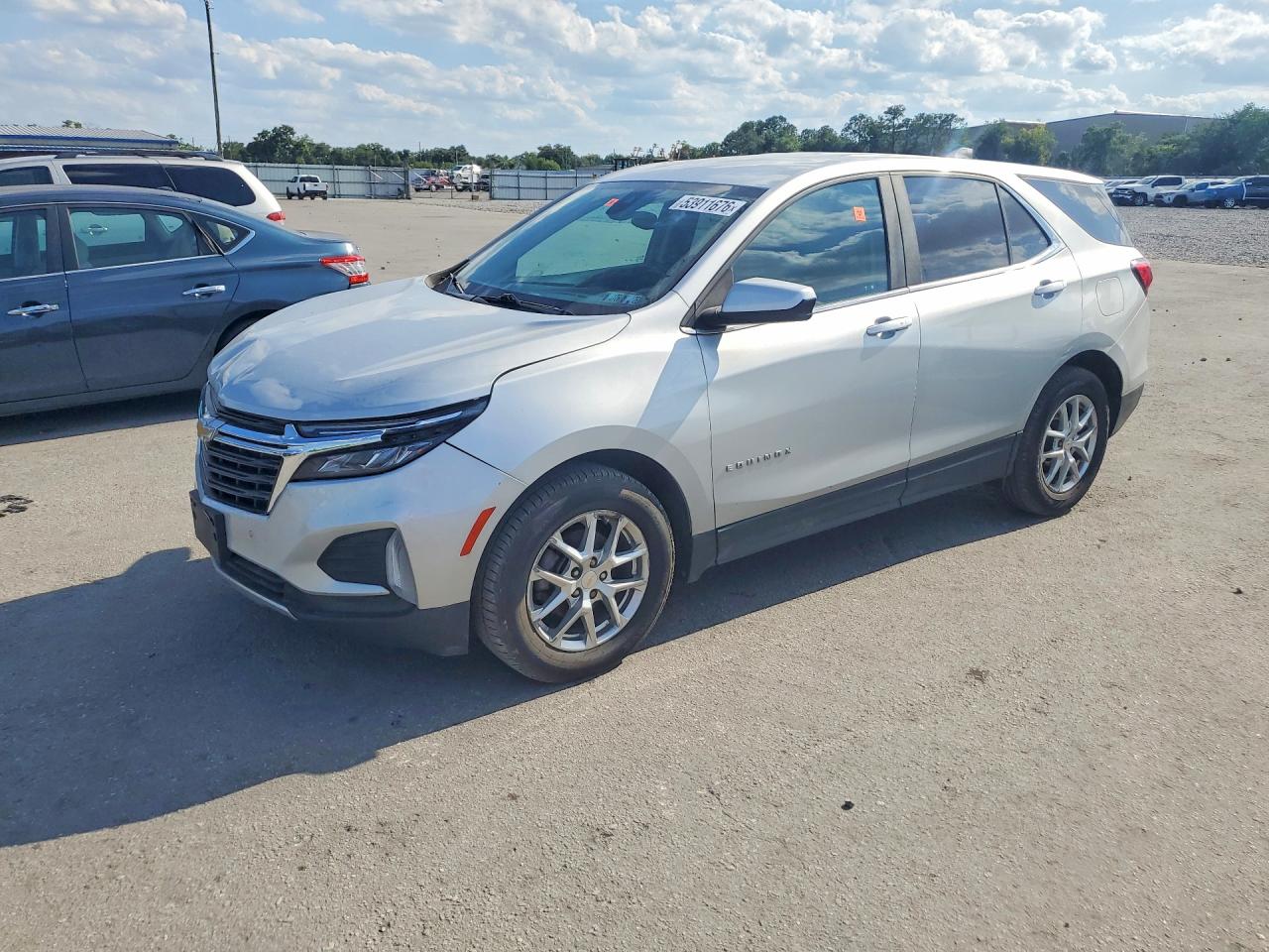 Salvage Chevrolet Equinox Image