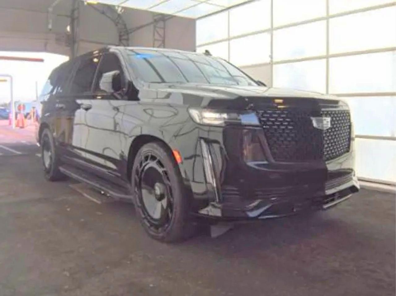 Salvage Cadillac Escalade Image