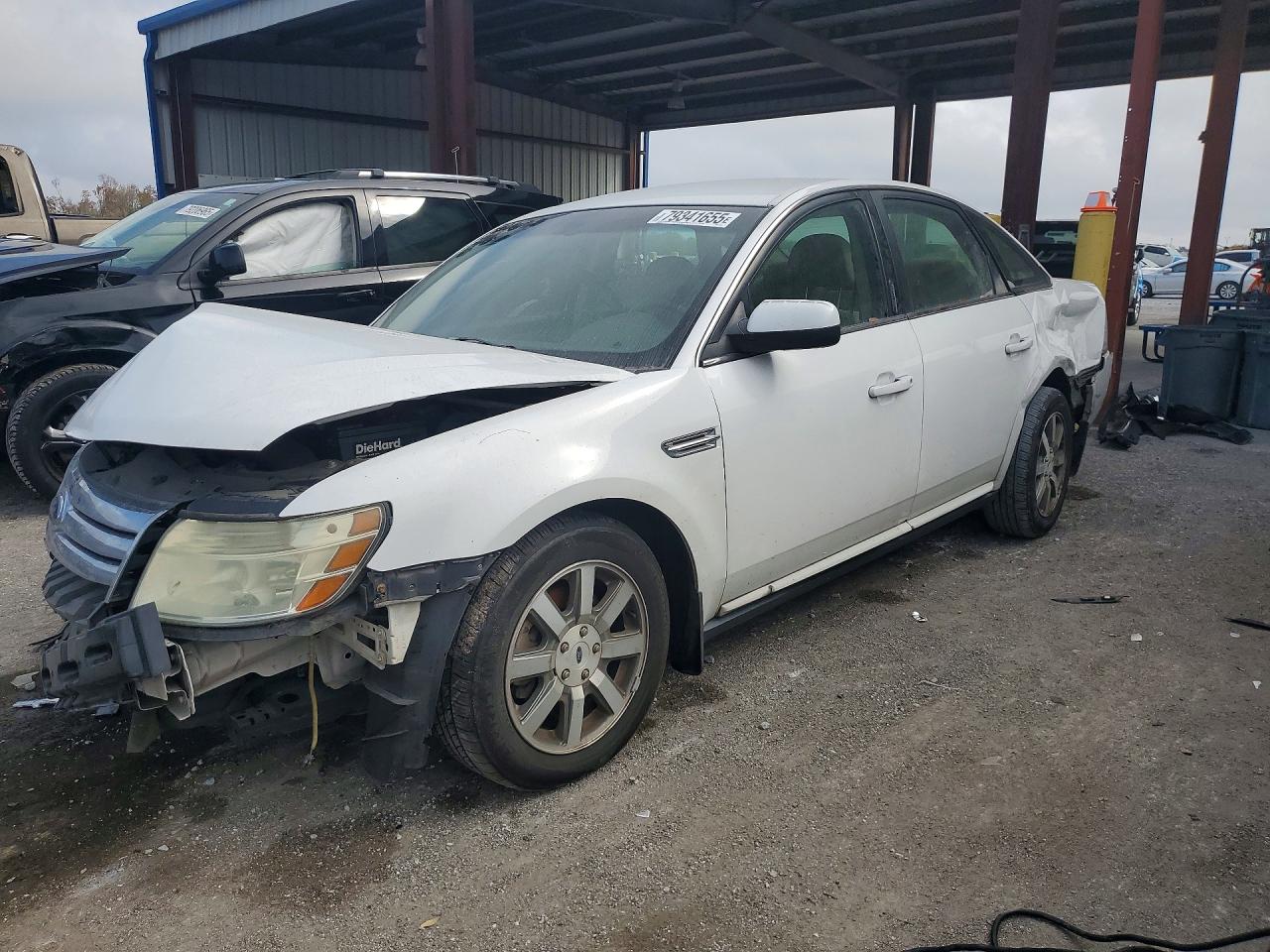Salvage Ford Taurus Image