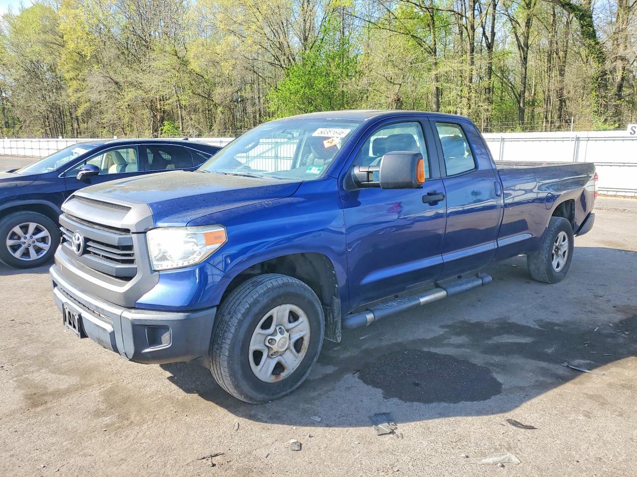 Salvage Toyota Tundra Image