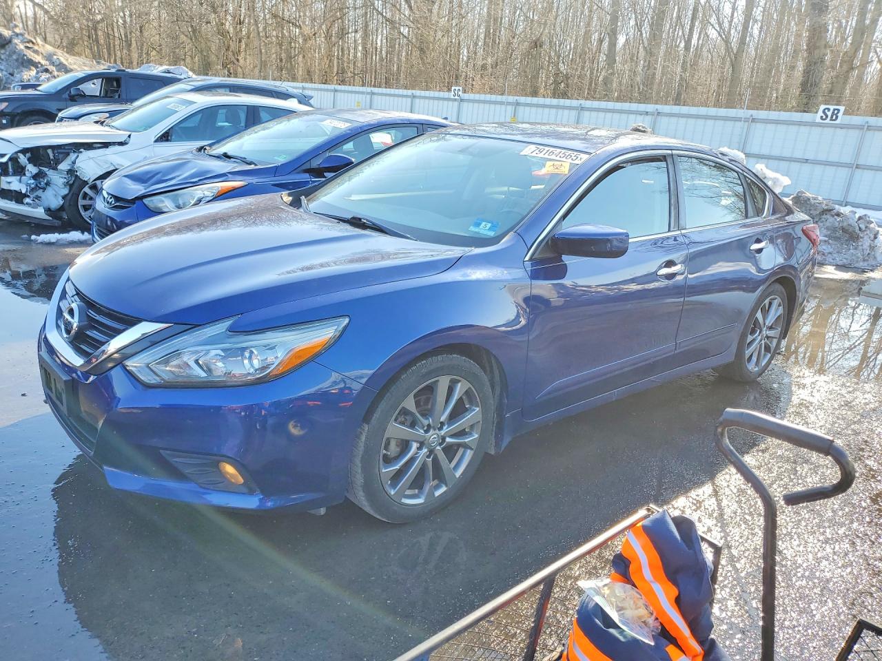 Salvage Nissan Altima Image