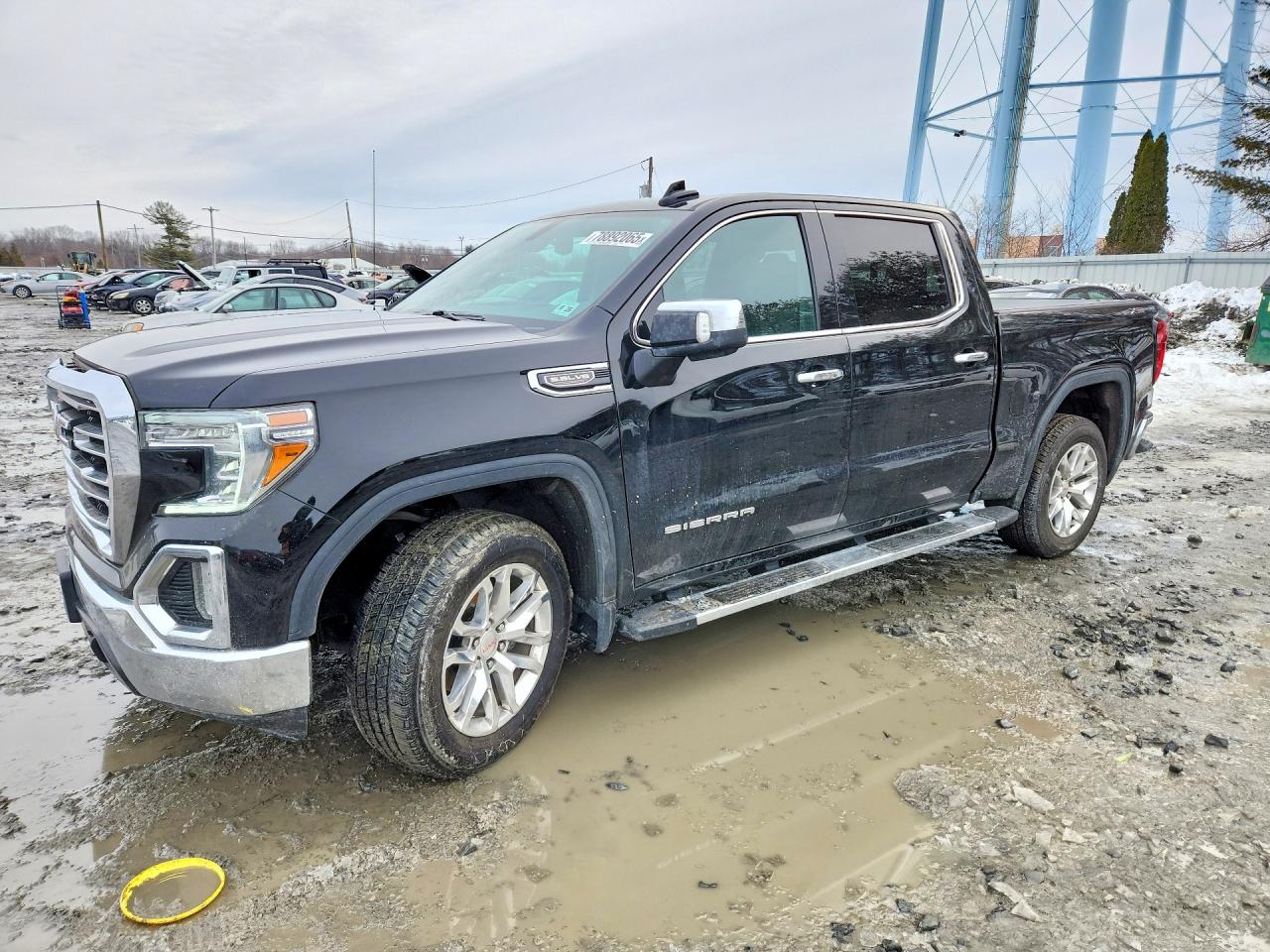 Salvage GMC Sierra Image