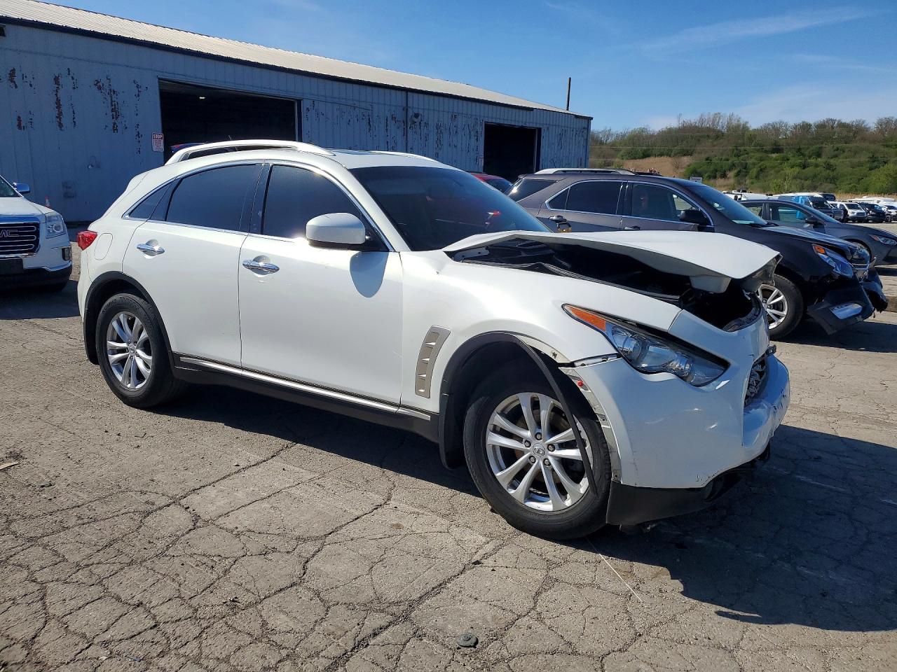INFINITI Fx Base