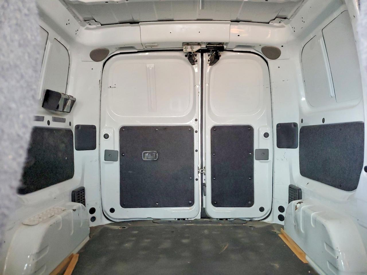 Nissan Nv S