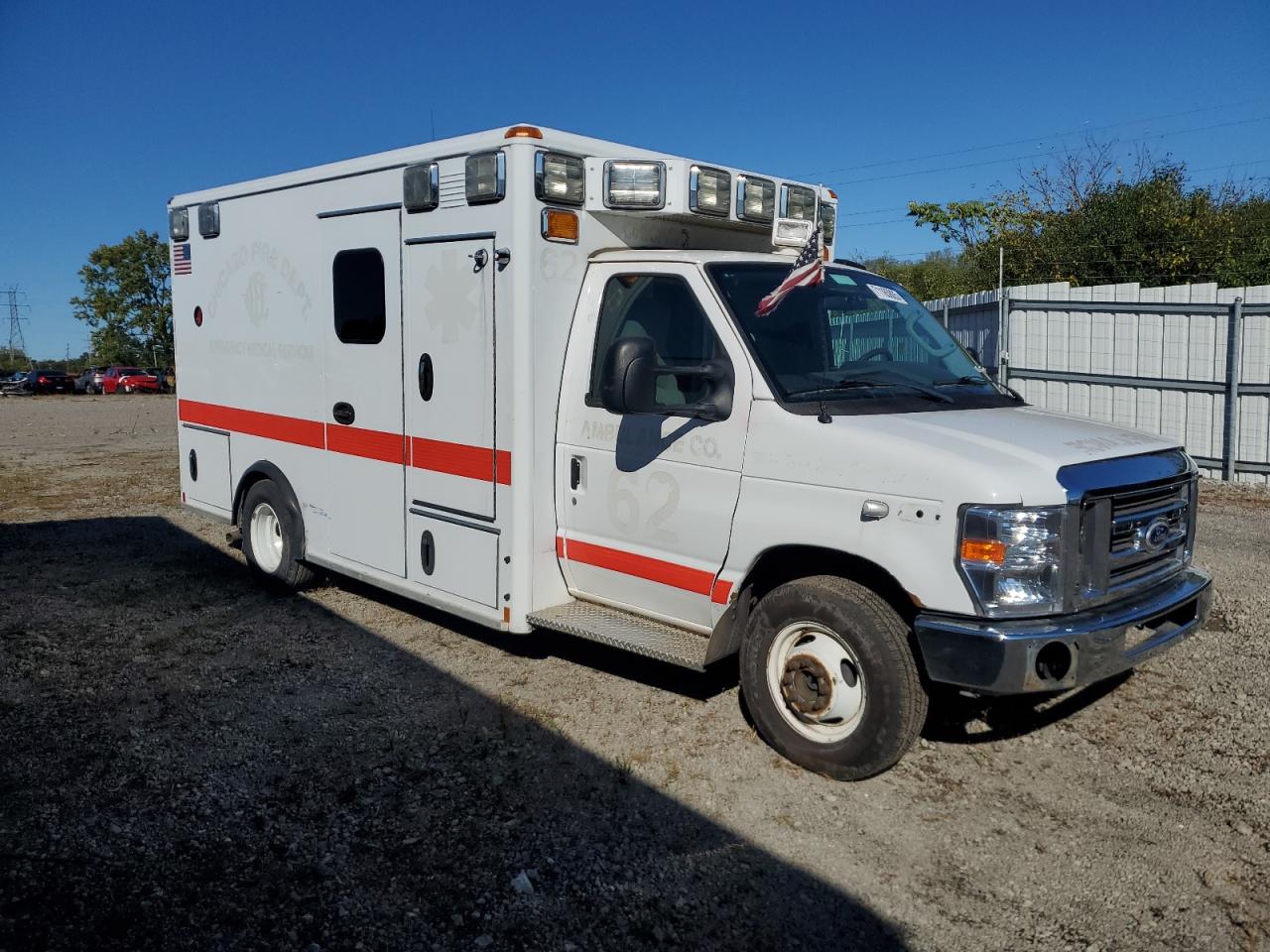 Ford Econoline E450 Super Duty Cutaway Van