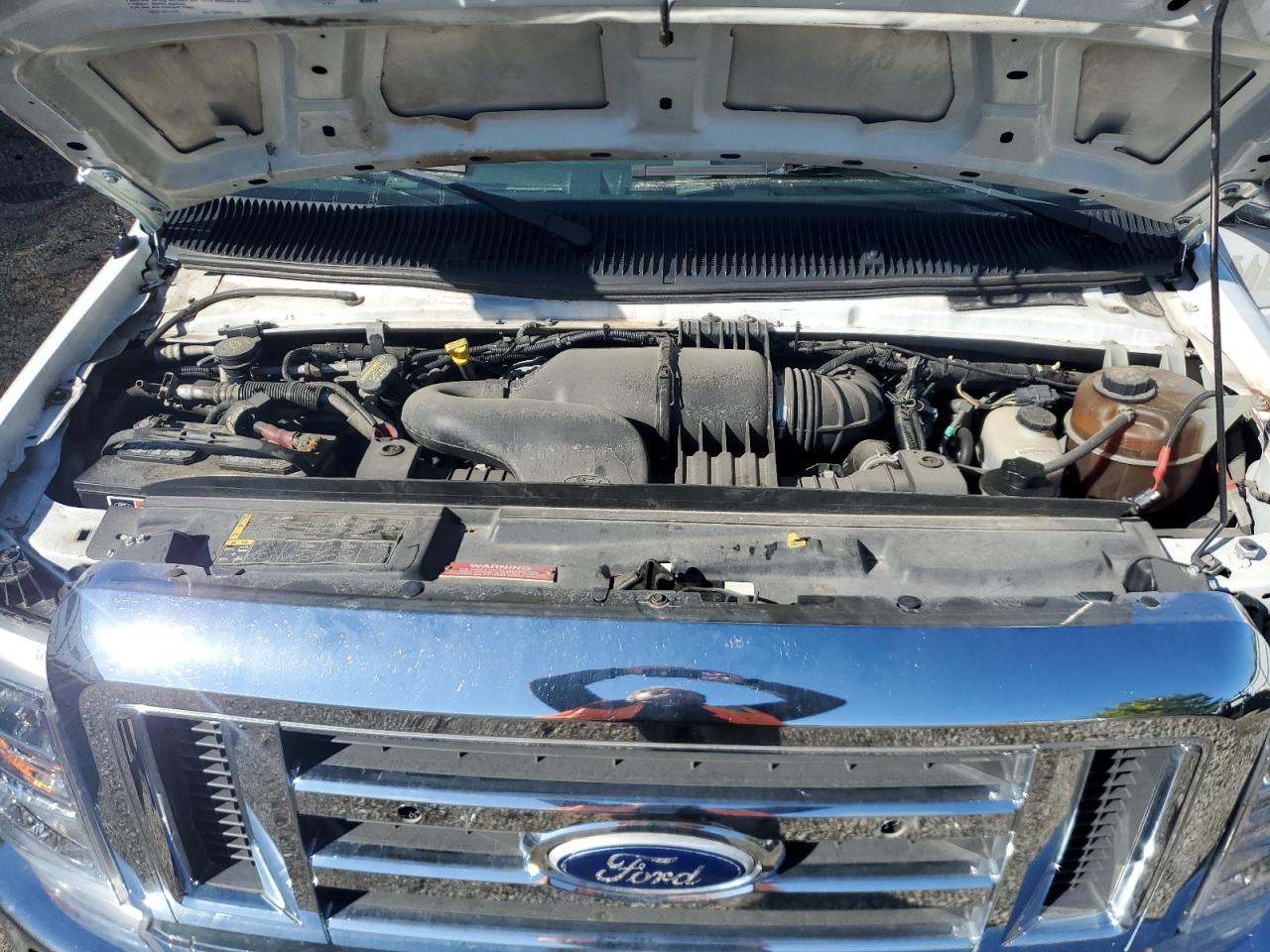 Ford Econoline E450 Super Duty Cutaway Van
