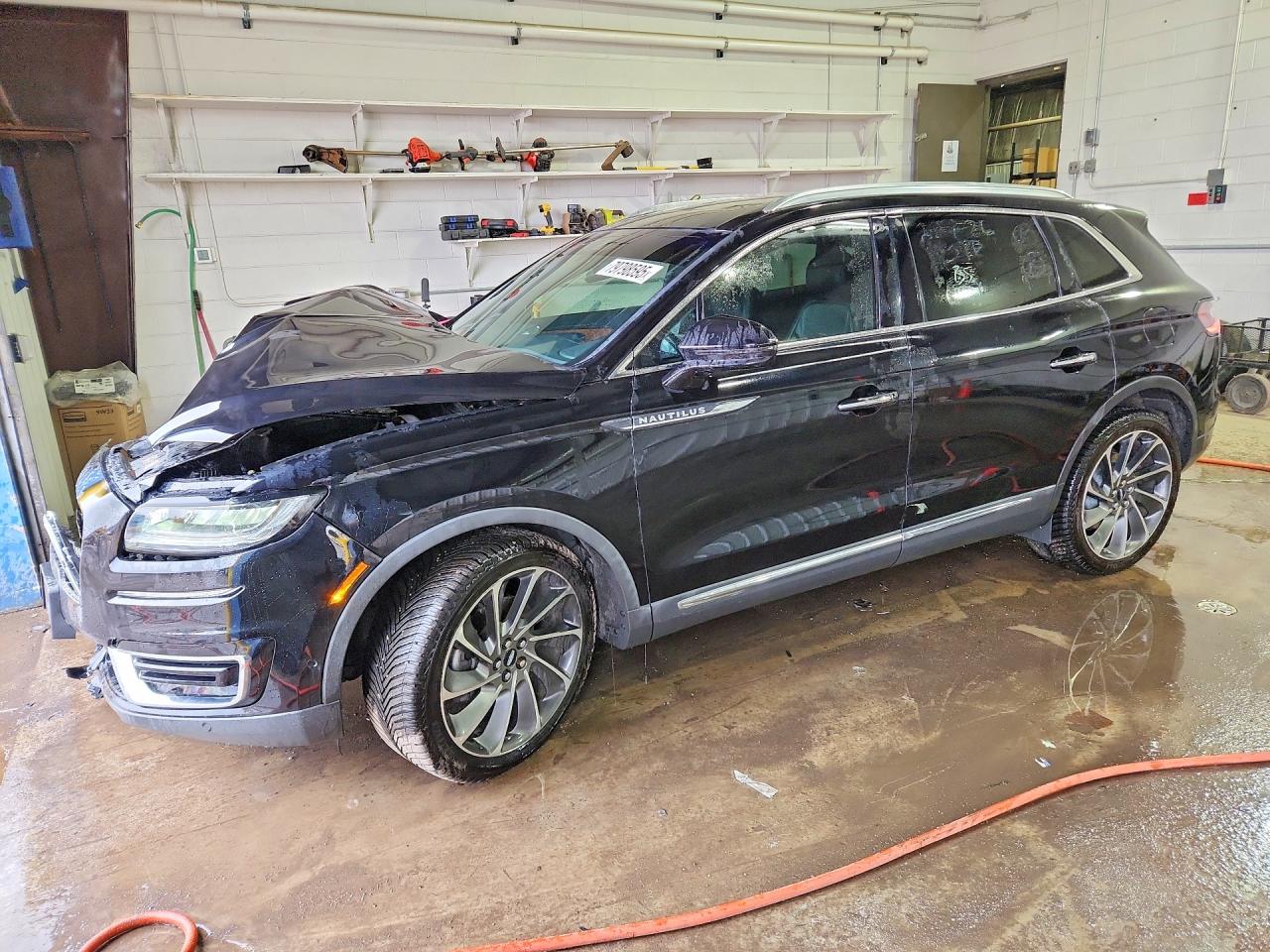 Salvage Lincoln Nautilus Image