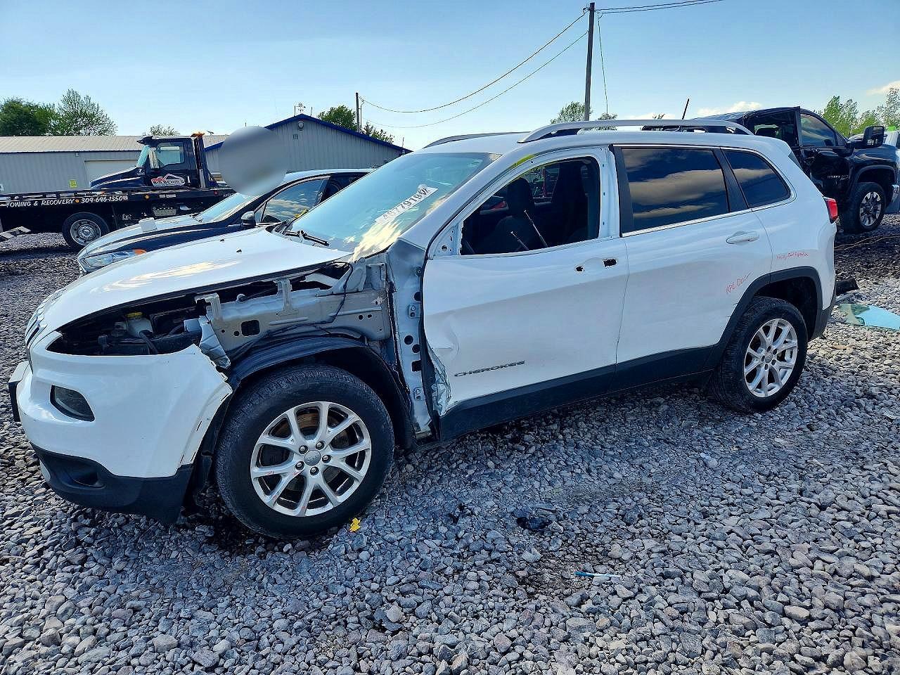 Salvage Jeep Cherokee Image