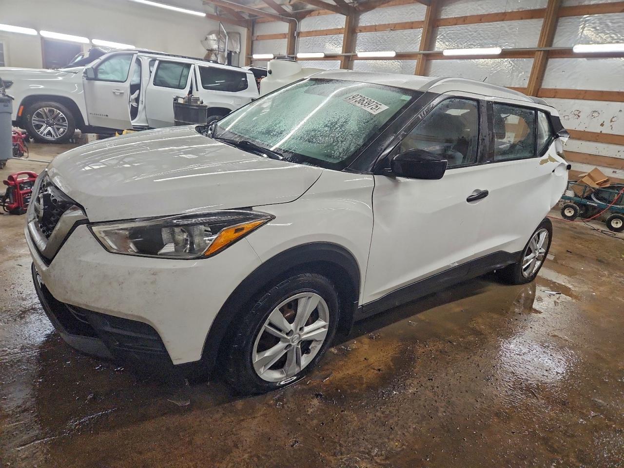 Salvage Nissan Kicks Image