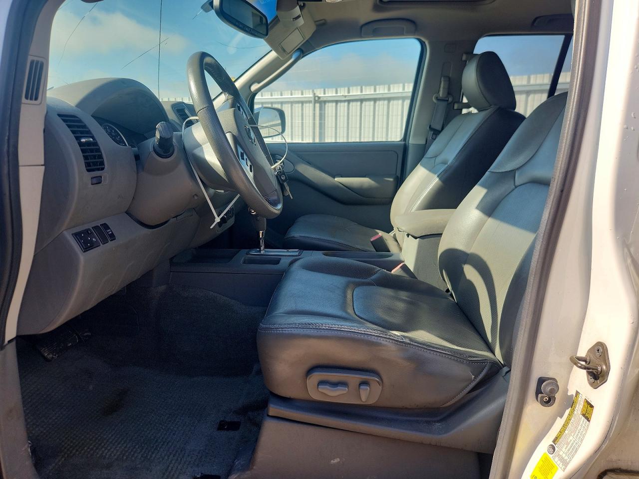 Nissan Frontier Se V6