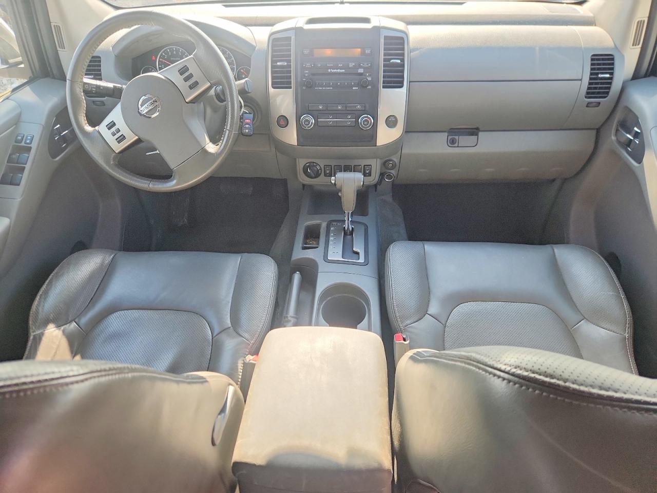 Nissan Frontier Se V6