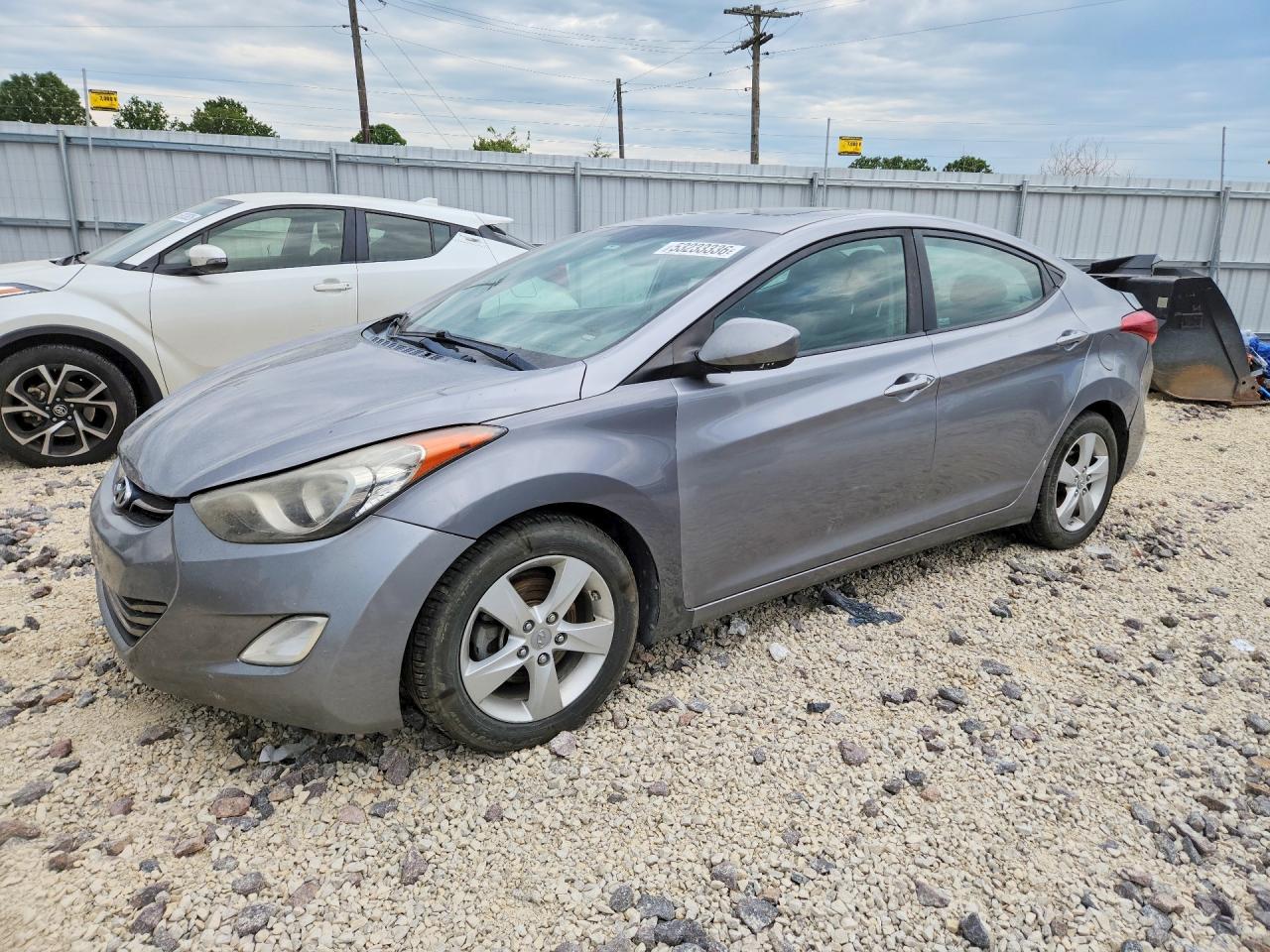 Salvage Hyundai ELANTRA Image