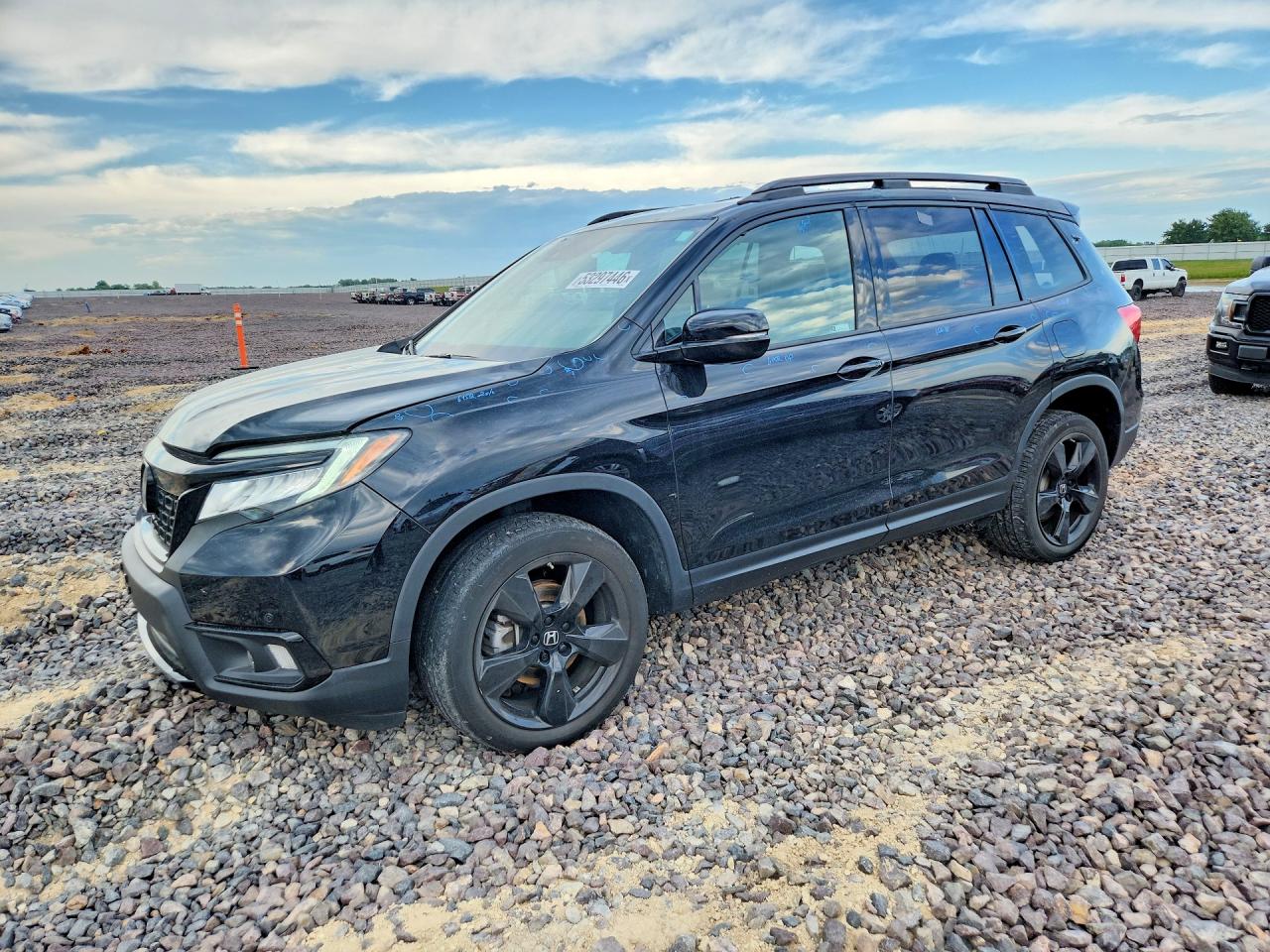 Salvage Honda Passport Image
