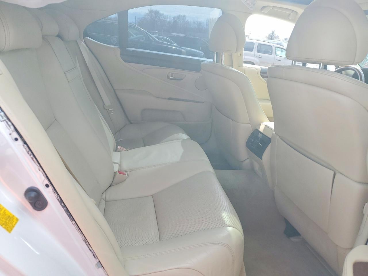 Lexus LS 460