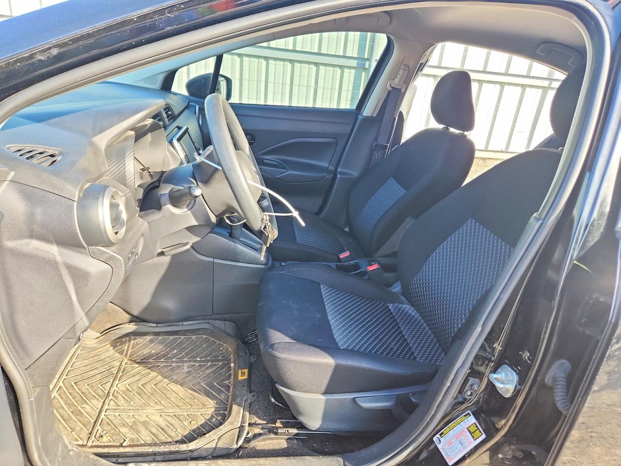 Nissan Versa S